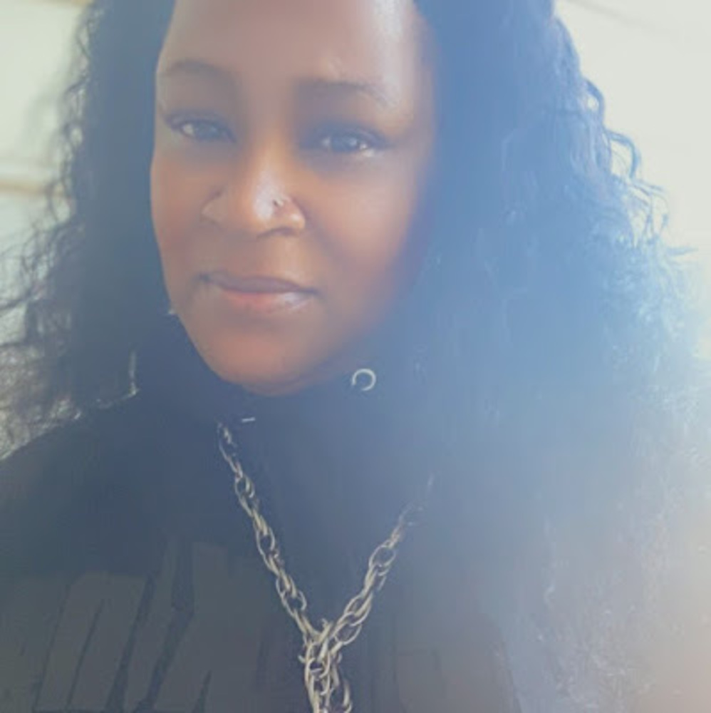 Meet your Posher, Yolanda